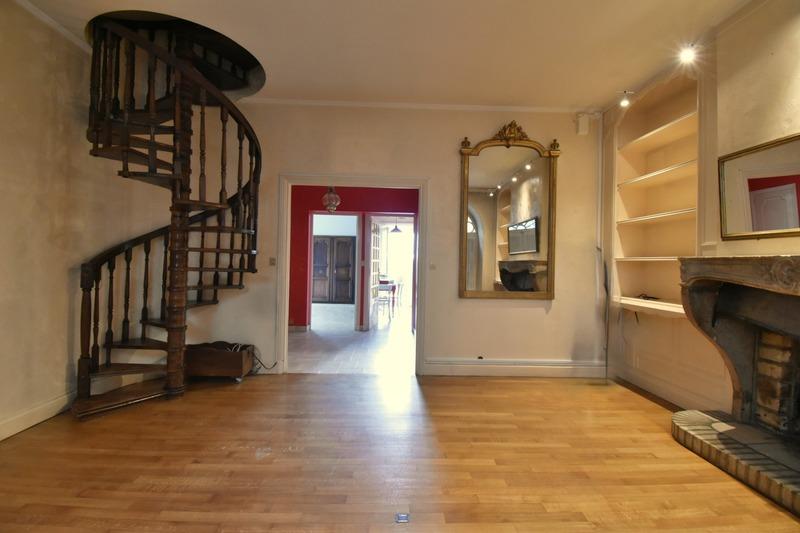 Maison - 206 m² - 10 pièces