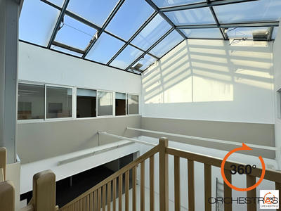 Local d'activités - 805 m²