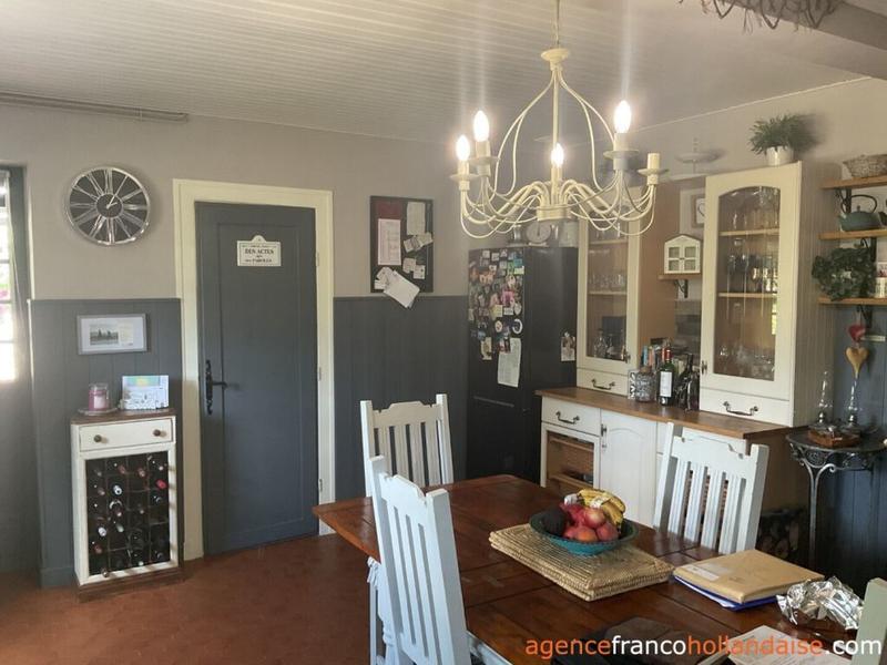 Maison - 280 m² - 12 pièces