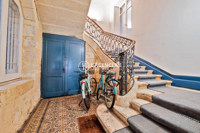 Bureau - 92 m² - 4 pièces