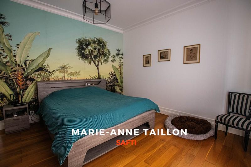 Maison - 255 m² - 8 pièces