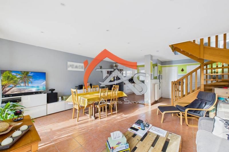 Maison - 95 m² - 4 pièces