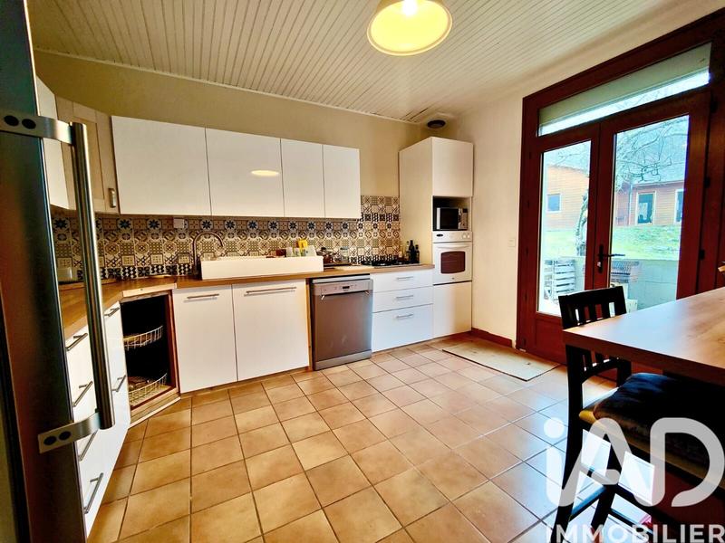 Maison - 231 m² - 11 pièces