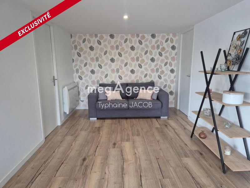 Maison traditionnelle - 176 m² - 8 pièces