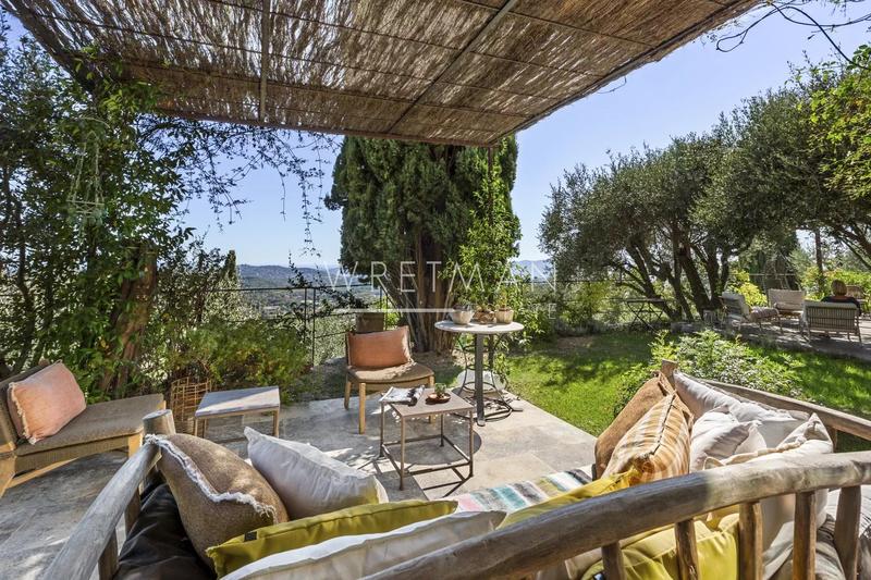 Maison - 250 m² - 7 pièces