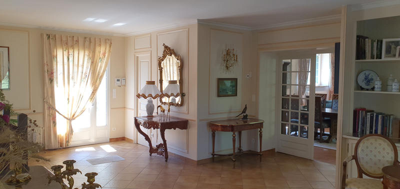 Propriété - 454 m² - 16 pièces