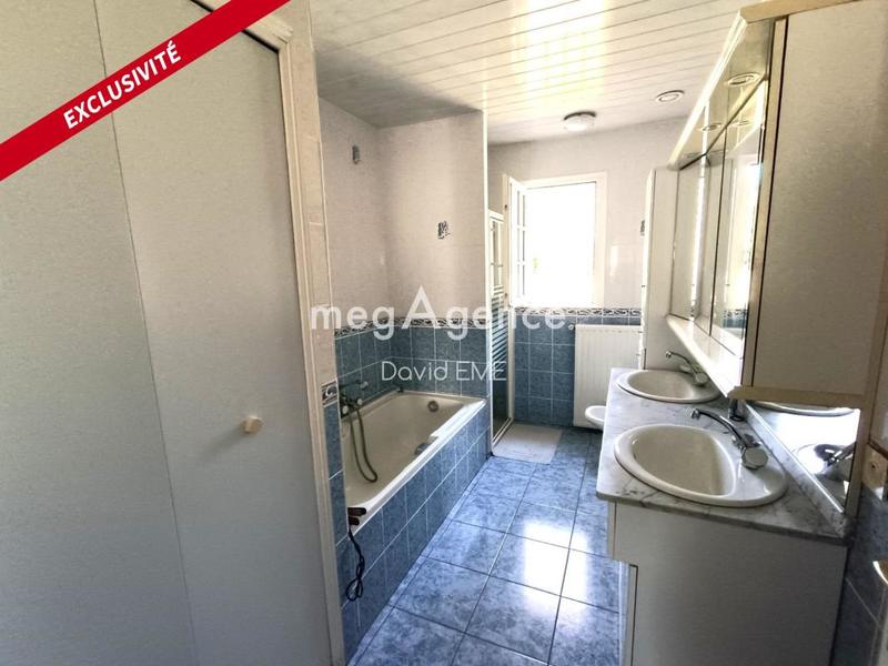 Maison traditionnelle - 131 m² - 6 pièces