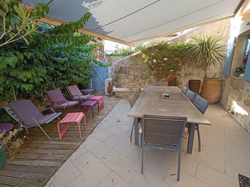 Maison - 240 m² - 7 pièces