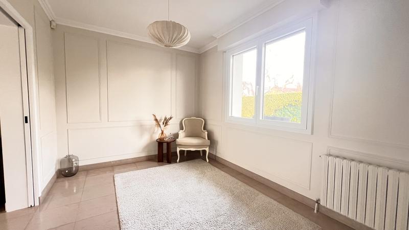 Maison - 212 m² - 8 pièces