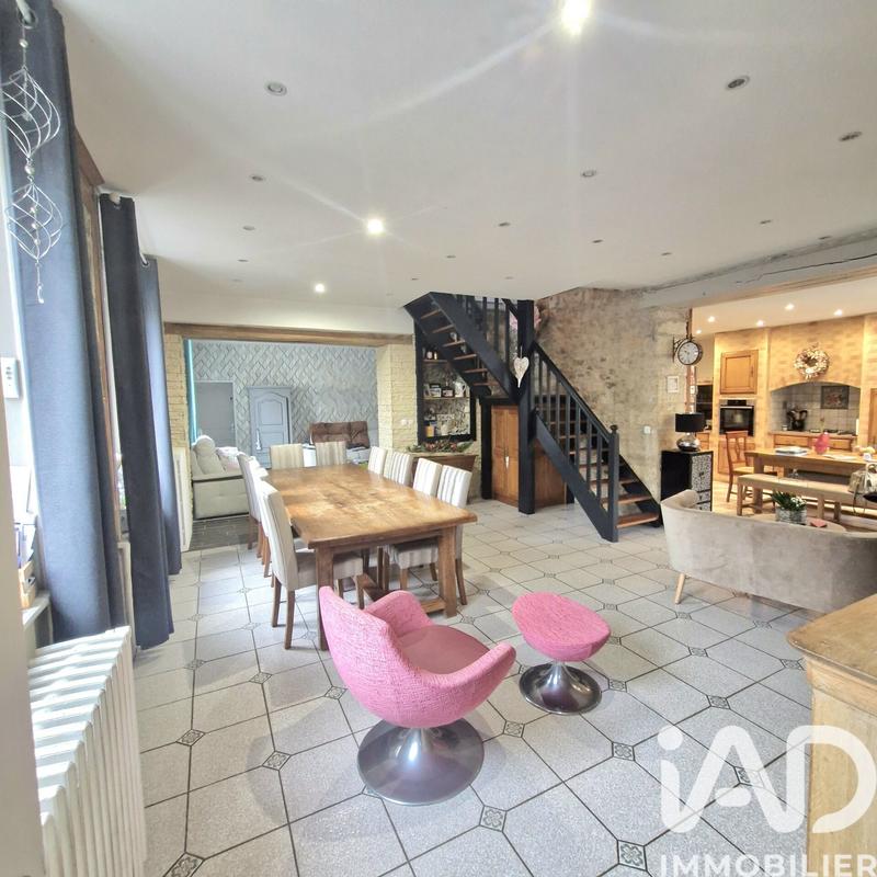 Maison - 234 m² - 8 pièces