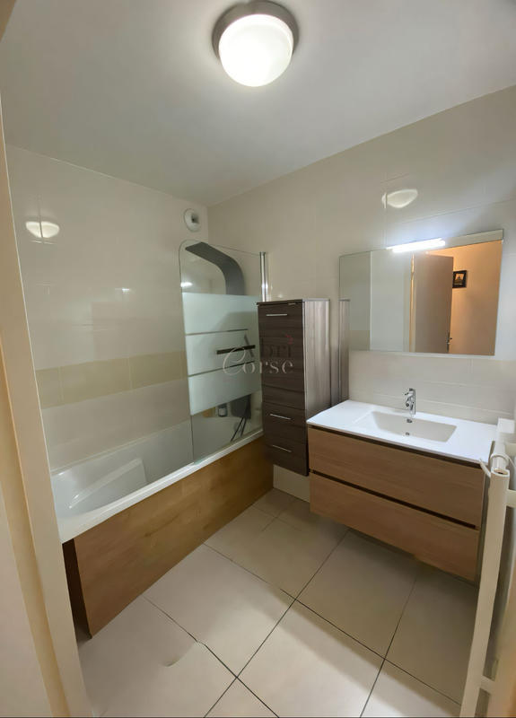 Appartement - 79 m² - 4 pièces