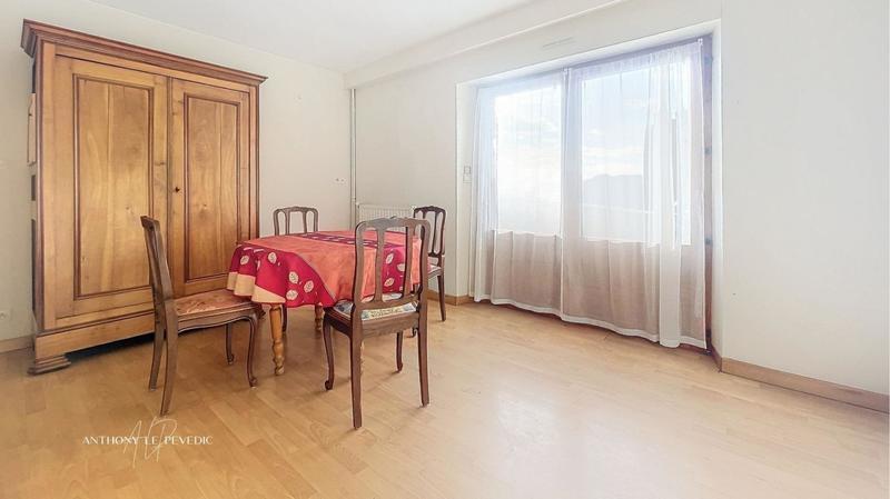 Maison - 136 m² - 9 pièces