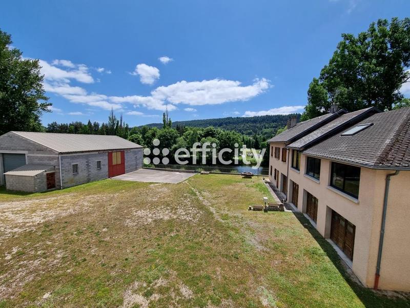Maison - 350 m² - 15 pièces