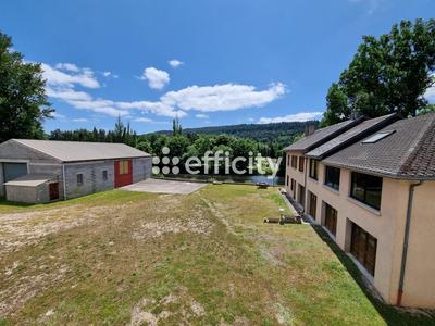Maison - 350 m² - 15 pièces
