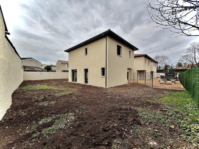 Maison - 96 m² - 4 pièces