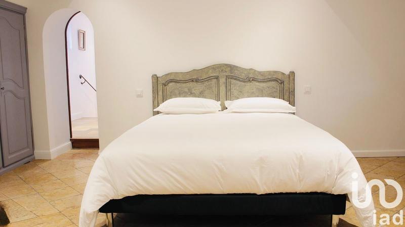 Maison - 311 m² - 8 pièces