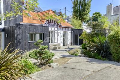 Maison - 200 m² - 8 pièces