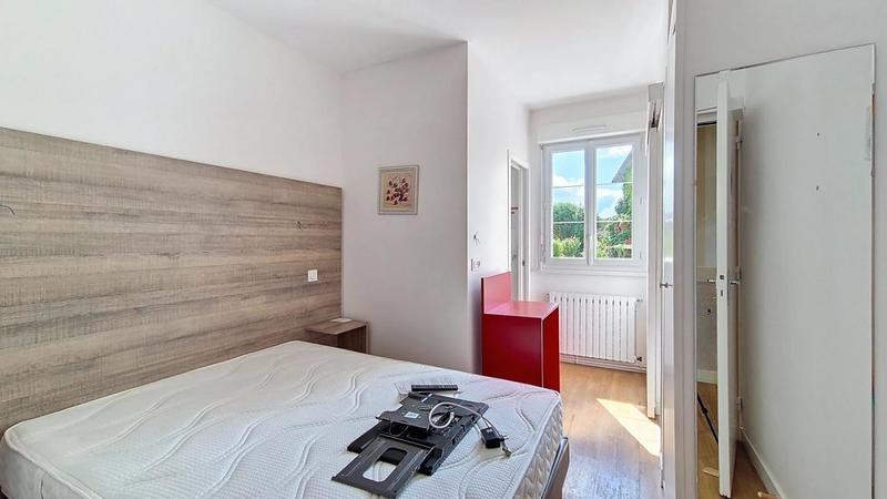 Propriété - 586 m² - 24 pièces