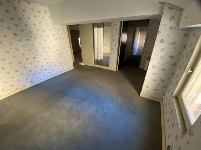 Maison traditionnelle - 232 m² - 8 pièces