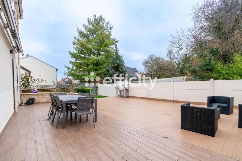 Pavillon - 118 m² - 7 pièces