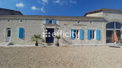 Maison - 470 m² - 10 pièces