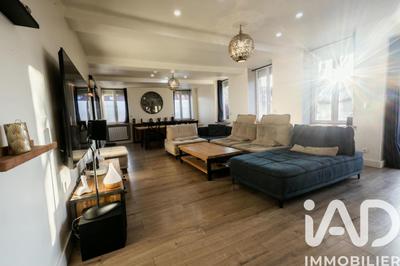 Maison - 210 m² - 9 pièces