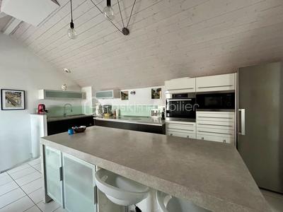 Duplex - 122 m² - 5 pièces