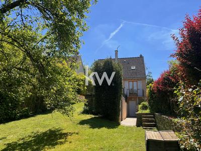 Maison - 95 m² - 5 pièces