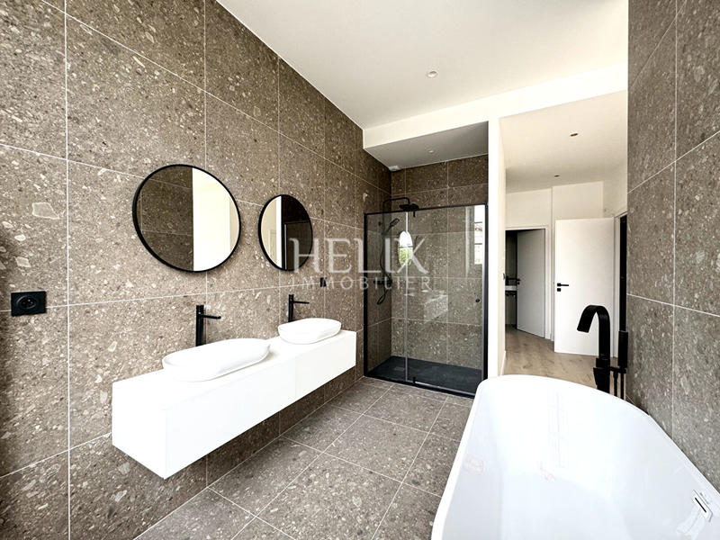 Maison - 111 m² - 4 pièces