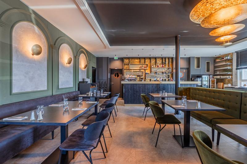 Local d'activités - 400 m² - 8 pièces