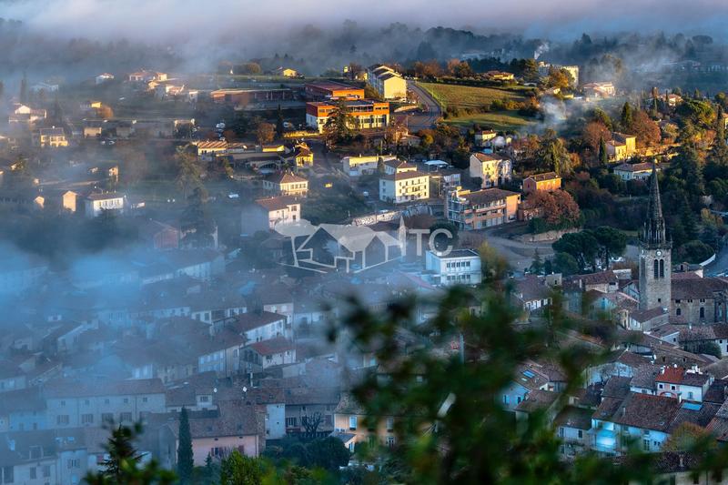 Maison - 265 m² - 12 pièces