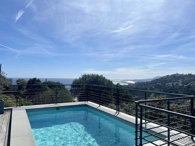 Maison - 195 m² - 5 pièces