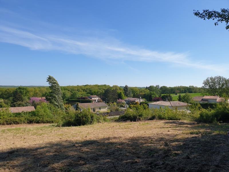 Terrain constructible - 1 875 m²