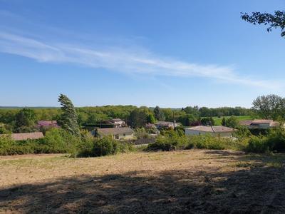 Terrain constructible - 1 875 m²