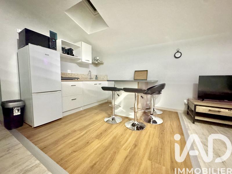 Maison - 303 m² - 9 pièces