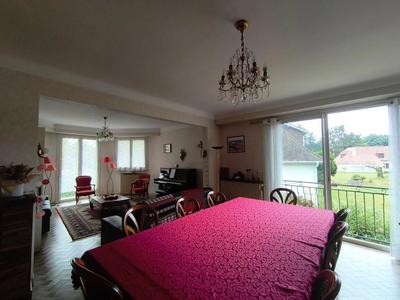 Propriété - 277 m² - 6 pièces