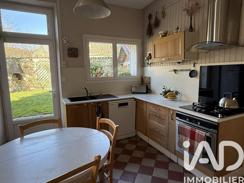 Maison - 182 m² - 10 pièces