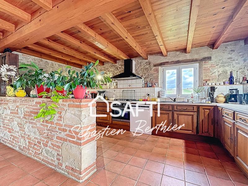 Maison - 237 m² - 7 pièces