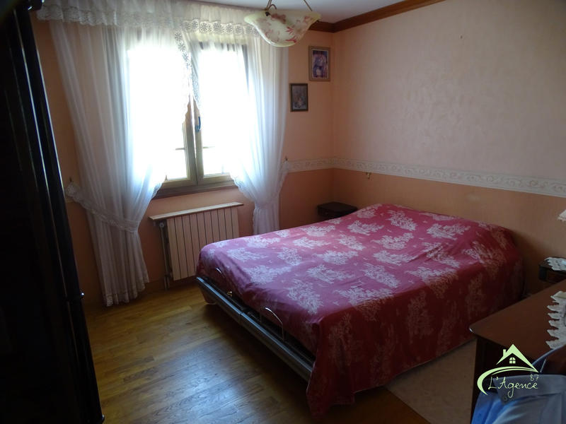 Maison traditionnelle - 181 m² - 7 pièces