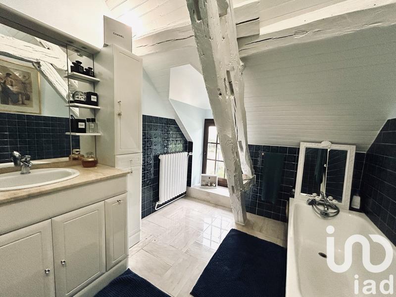 Maison - 300 m² - 8 pièces