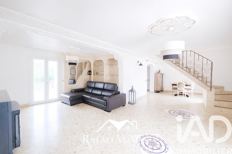 Maison - 156 m² - 8 pièces