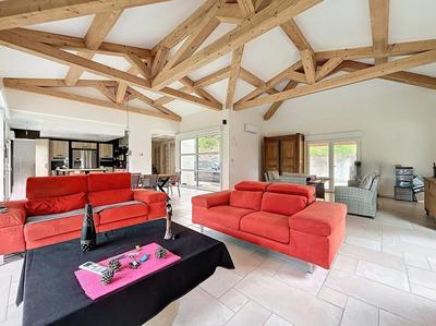 Maison - 200 m² - 4 pièces