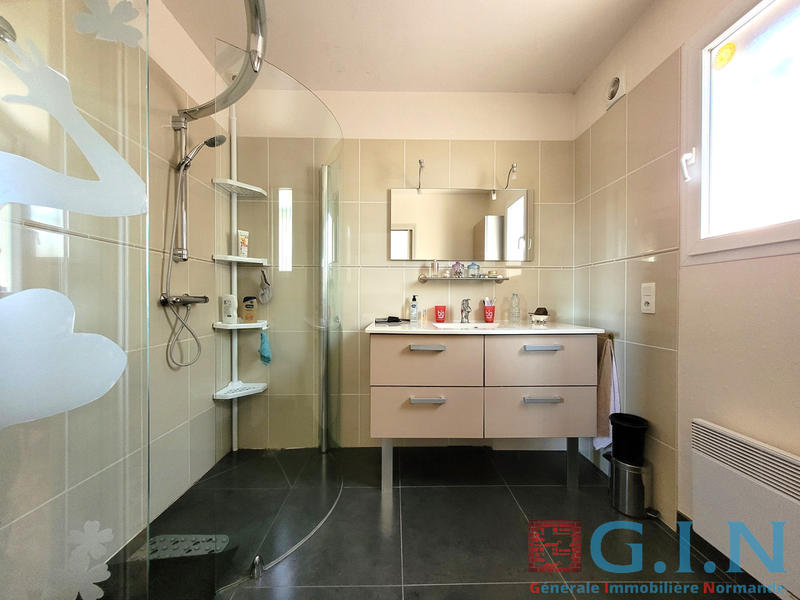 Maison - 215 m² - 9 pièces