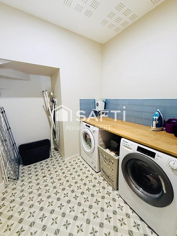 Maison - 210 m² - 8 pièces