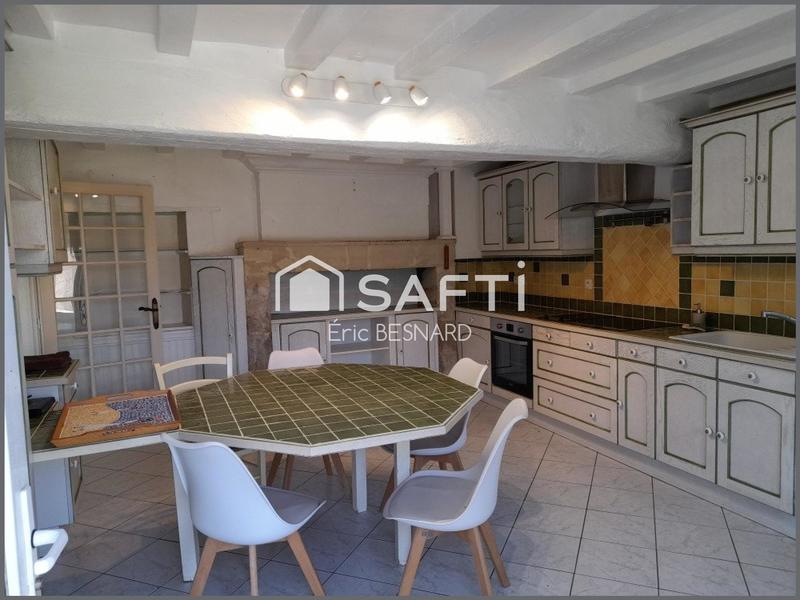 Maison - 305 m² - 12 pièces