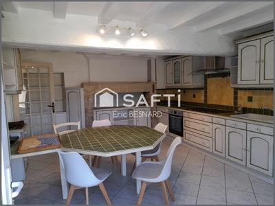 Maison - 305 m² - 12 pièces