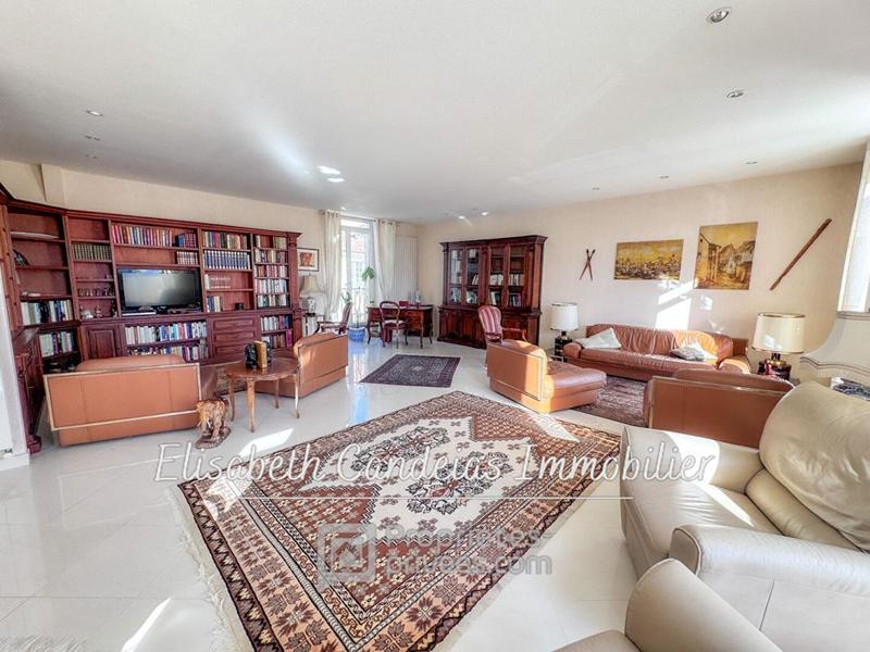 Appartement - 240 m² - 6 pièces