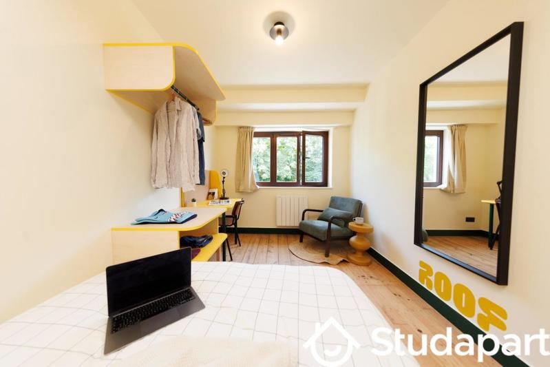 Chambre - 13 m² - 1 pièce