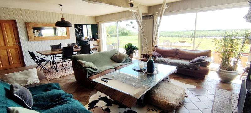 Maison - 266 m² - 8 pièces