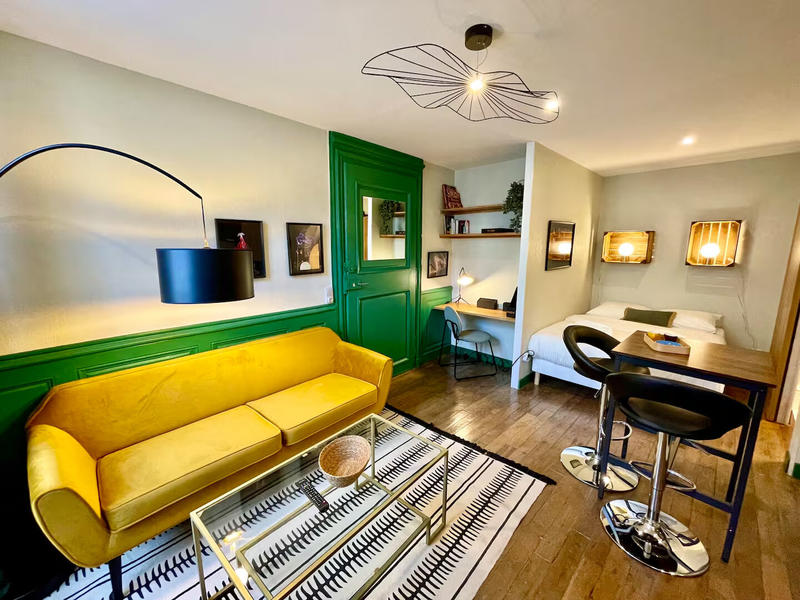 Local commercial - 242 m² - 10 pièces